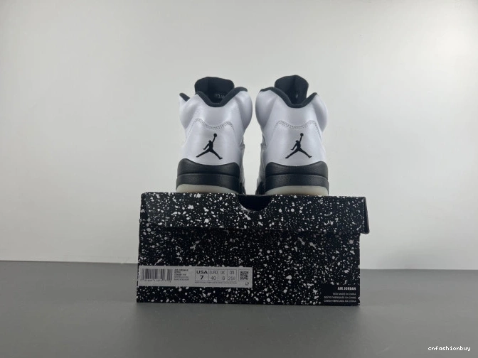 JORDAN DD0587-110 5 BLACK' 'WHITE AIR RETRO 1121